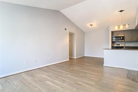 Condo in Orlando, Florida, 2 bedrooms  № 1510323 - photo 11