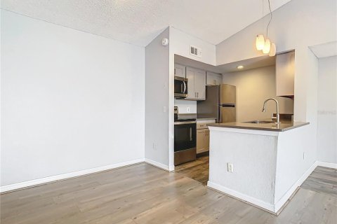 Condo in Orlando, Florida, 2 bedrooms  № 1510323 - photo 6