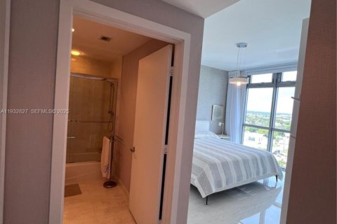 Condo in North Miami Beach, Florida, 3 bedrooms  № 2059916 - photo 24