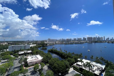 Condo in North Miami Beach, Florida, 3 bedrooms  № 2059916 - photo 22