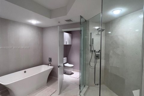 Condo in North Miami Beach, Florida, 3 bedrooms  № 2059916 - photo 13