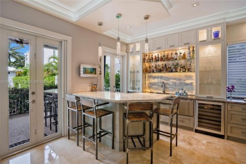 Villa ou maison à vendre à Miami, Floride: 4 chambres, 374.49 m2 № 2045378 - photo 14