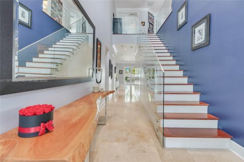 Villa ou maison à vendre à Miami, Floride: 4 chambres, 374.49 m2 № 2045378 - photo 10