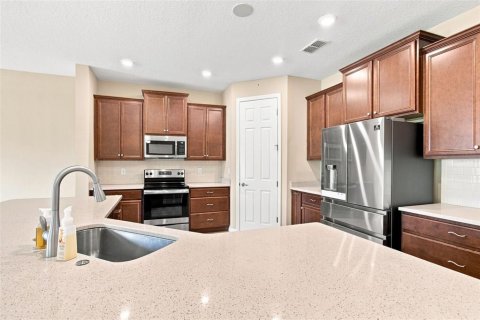 Villa ou maison à vendre à Kissimmee, Floride: 4 chambres, 204.38 m2 № 2297172 - photo 15