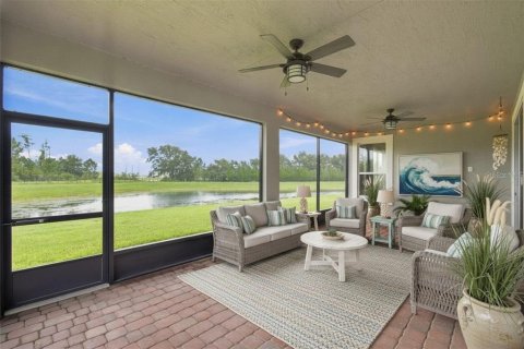 Villa ou maison à vendre à Kissimmee, Floride: 4 chambres, 204.38 m2 № 2297172 - photo 2