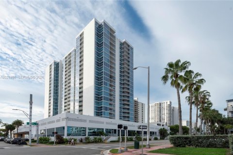 Condo in Miami Beach, Florida, 1 bedroom  № 2259980 - photo 3