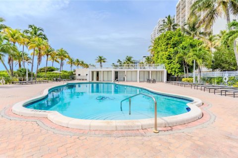 Condo in Miami Beach, Florida, 1 bedroom  № 2259980 - photo 5