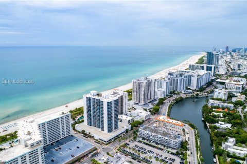 Condo in Miami Beach, Florida, 1 bedroom  № 2259980