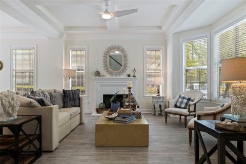 Townhouse in Saint Petersburg, Florida 4 bedrooms, 340.02 sq.m. № 2109433 - photo 7