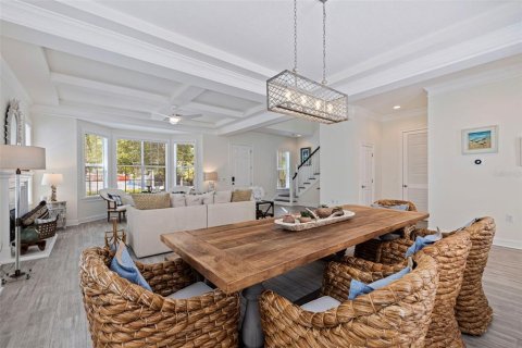 Townhouse in Saint Petersburg, Florida 4 bedrooms, 340.02 sq.m. № 2109433 - photo 12