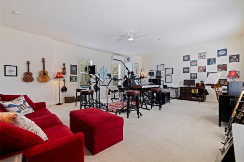 Townhouse in Saint Petersburg, Florida 4 bedrooms, 340.02 sq.m. № 2109433 - photo 29