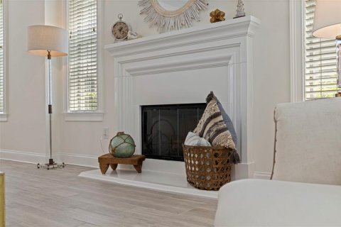 Townhouse in Saint Petersburg, Florida 4 bedrooms, 340.02 sq.m. № 2109433 - photo 11