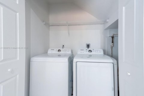 Townhouse in Cutler Bay, Florida 2 bedrooms, 141.03 sq.m. № 1954849 - photo 30