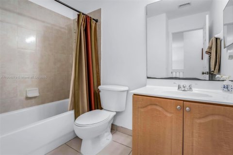 Townhouse in Cutler Bay, Florida 2 bedrooms, 141.03 sq.m. № 1954849 - photo 26