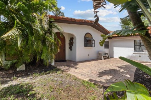 Casa en venta en Sarasota, Florida, 2 dormitorios, 181.72 m2 № 2387417 - foto 5