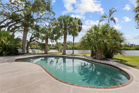 Casa en venta en Sarasota, Florida, 2 dormitorios, 181.72 m2 № 2387417 - foto 2