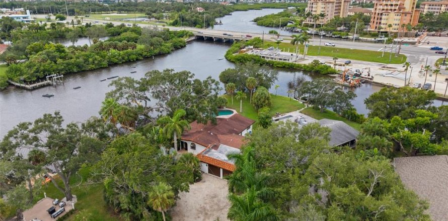 Casa en Sarasota, Florida 2 dormitorios, 181.72 m2 № 2387417