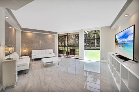 Condo à Aventura, Floride, 2 chambres № 2080436