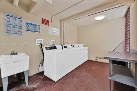 Купить кондоминиум в Авентура, Флорида 2 спальни, 100.61м2, № 2080436 - фото 23