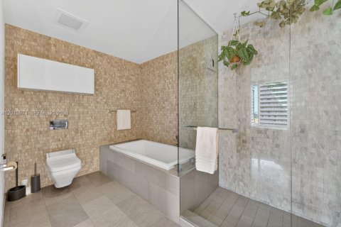 Купить кондоминиум в Майами, Флорида 3 спальни, 152.82м2, № 2088388 - фото 11