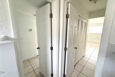 Copropriété à louer à Miami, Floride: 1 chambre, 73.58 m2 № 1990128 - photo 10