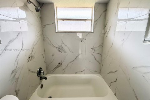 Copropriété à louer à Miami, Floride: 1 chambre, 73.58 m2 № 1990128 - photo 9