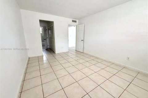 Copropriété à louer à Miami, Floride: 1 chambre, 73.58 m2 № 1990128 - photo 6