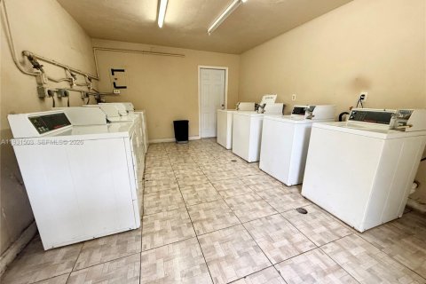 Copropriété à louer à Miami, Floride: 1 chambre, 73.58 m2 № 1990128 - photo 11