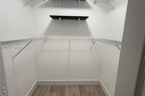 Купить кондоминиум в Майами, Флорида 2 спальни, 97.55м2, № 2005768 - фото 12