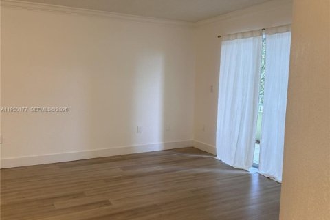 Купить кондоминиум в Майами, Флорида 2 спальни, 97.55м2, № 2005768 - фото 17