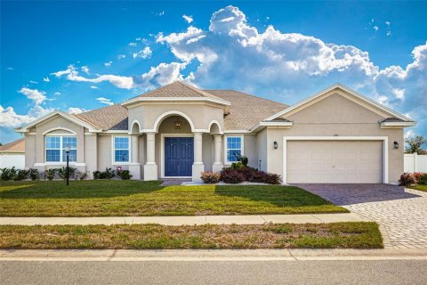Casa en Auburndale, Florida 4 dormitorios, 260.41 m2 № 2383757