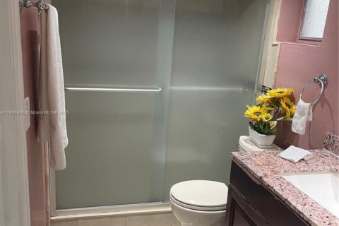 Condominio en alquiler en Miami, Florida, 1 dormitorio, 62.34 m2 № 1956943 - foto 15