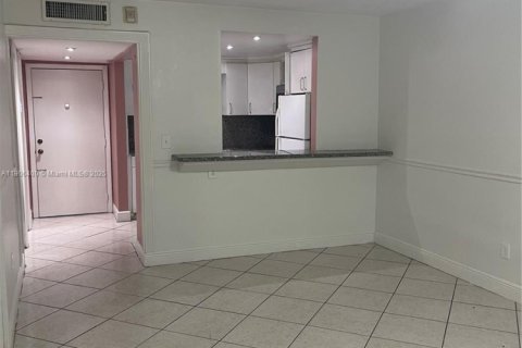 Condominio en alquiler en Miami, Florida, 1 dormitorio, 62.34 m2 № 1956943 - foto 6