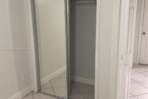 Condominio en alquiler en Miami, Florida, 1 dormitorio, 62.34 m2 № 1956943 - foto 11