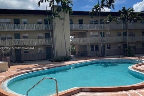 Condominio en alquiler en Miami, Florida, 1 dormitorio, 62.34 m2 № 1956943 - foto 20