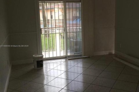 Снять в аренду кондоминиум в Майами, Флорида 1 спальня, 62.34м2, № 1956943 - фото 5