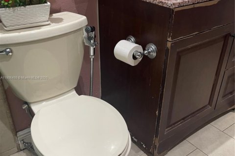 Condominio en alquiler en Miami, Florida, 1 dormitorio, 62.34 m2 № 1956943 - foto 17