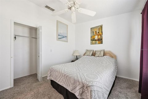 Casa en venta en Kissimmee, Florida, 4 dormitorios, 165.18 m2 № 2198595 - foto 29