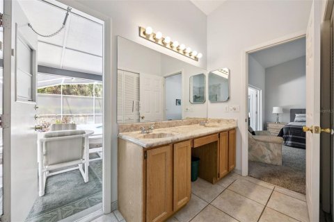 Casa en venta en Kissimmee, Florida, 4 dormitorios, 165.18 m2 № 2198595 - foto 26