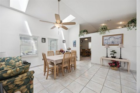 Casa en venta en Kissimmee, Florida, 4 dormitorios, 165.18 m2 № 2198595 - foto 13