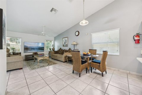 Casa en venta en Kissimmee, Florida, 4 dormitorios, 165.18 m2 № 2198595 - foto 5