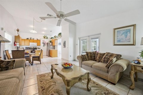 Casa en venta en Kissimmee, Florida, 4 dormitorios, 165.18 m2 № 2198595 - foto 4