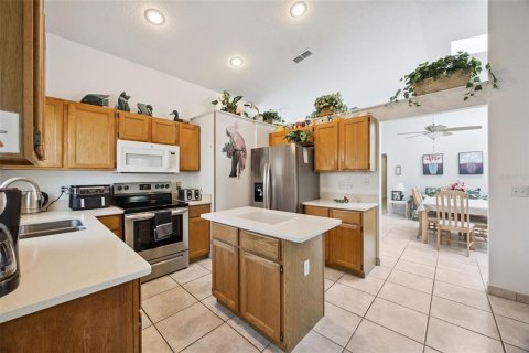 Casa en venta en Kissimmee, Florida, 4 dormitorios, 165.18 m2 № 2198595 - foto 9