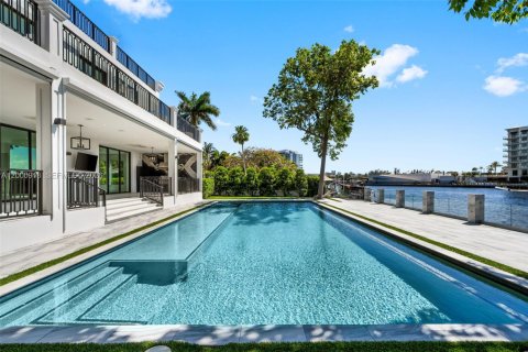 Casa en venta en Fort Lauderdale, Florida, 10 dormitorios, 896.97 m2 № 2076075 - foto 23