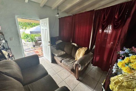 House in Miami Gardens, Florida 2 bedrooms, 88.26 sq.m. № 1867856 - photo 9