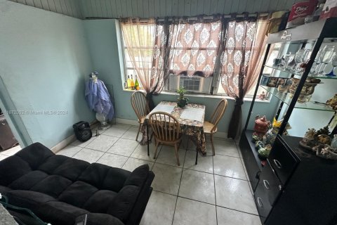 House in Miami Gardens, Florida 2 bedrooms, 88.26 sq.m. № 1867856 - photo 3