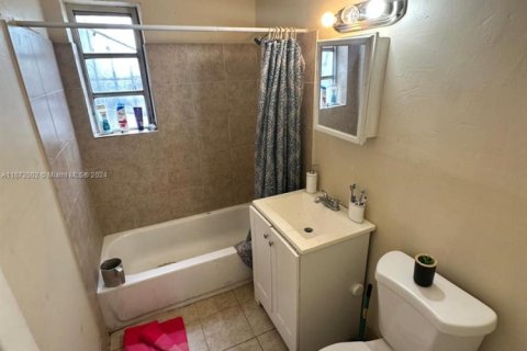 House in Miami Gardens, Florida 2 bedrooms, 88.26 sq.m. № 1867856 - photo 8