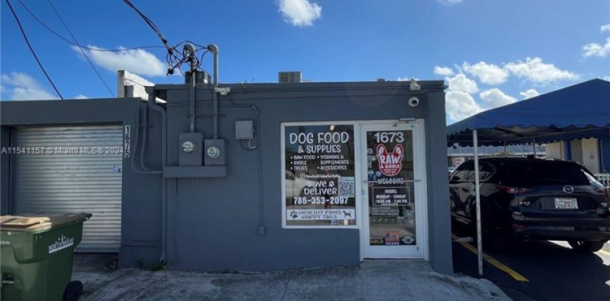 Tienda en North Miami, Florida № 1035997