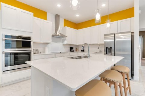 House in Four Corners, Florida 5 bedrooms, 285.77 sq.m. № 1732635 - photo 5