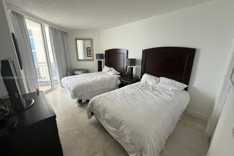 Condominio en venta en Sunny Isles Beach, Florida, 2 dormitorios, 132.85 m2 № 2042684 - foto 11